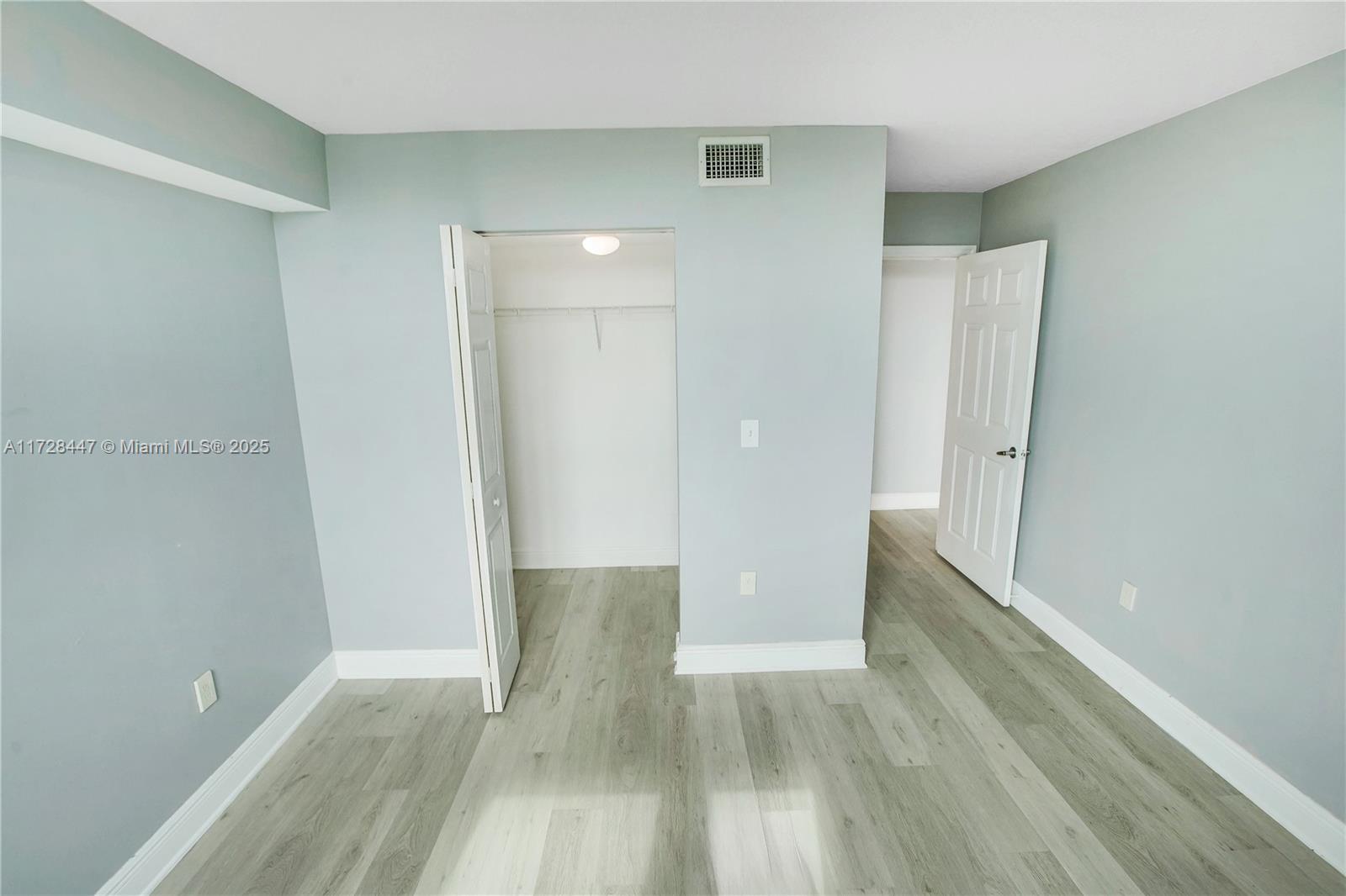 THE ASTON CONDO - Residential