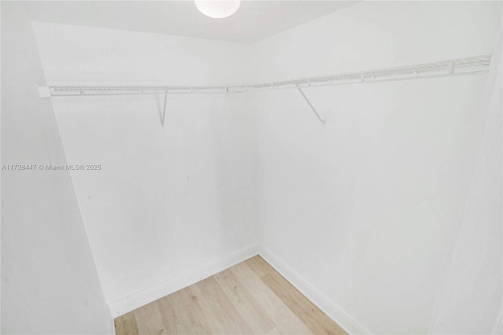 THE ASTON CONDO - Residential