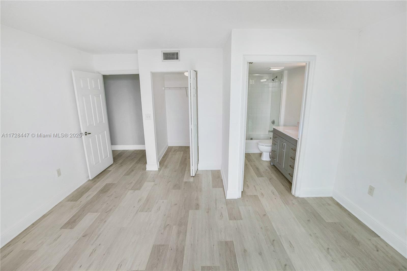 THE ASTON CONDO - Residential