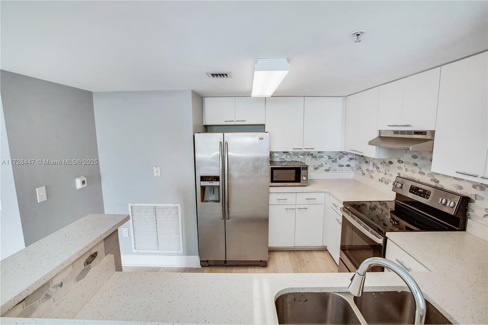 THE ASTON CONDO - Residential