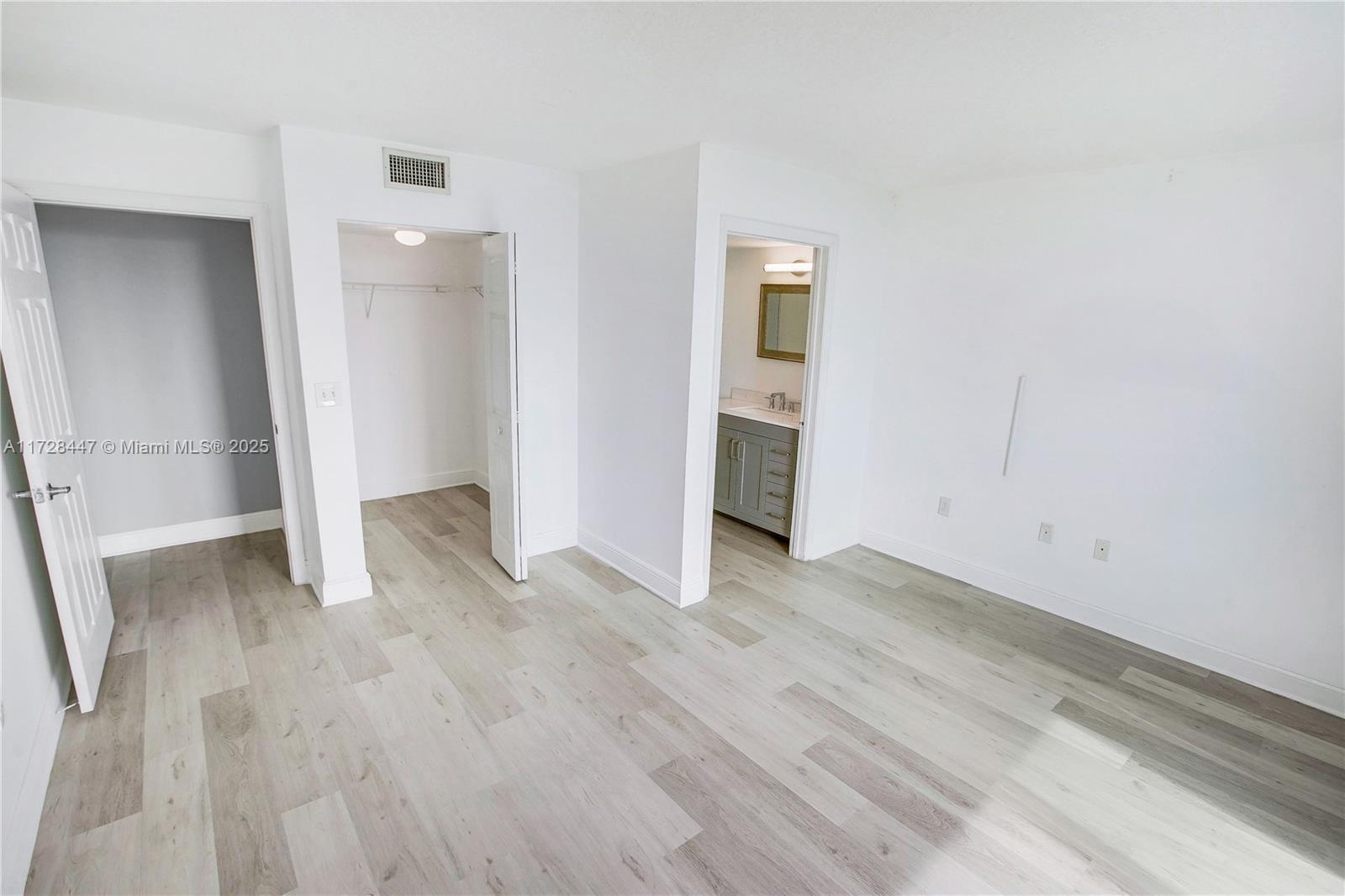 THE ASTON CONDO - Residential