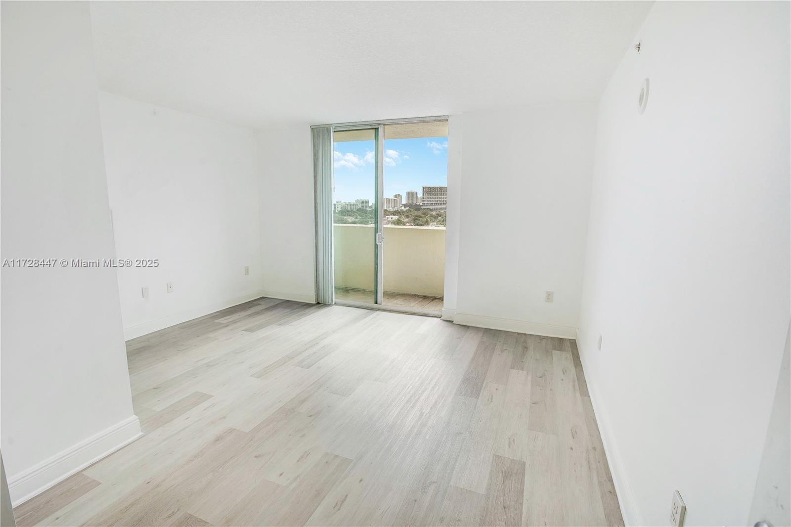 THE ASTON CONDO - Residential