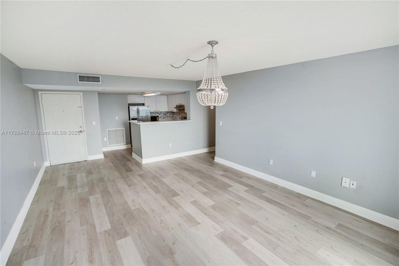THE ASTON CONDO - Residential