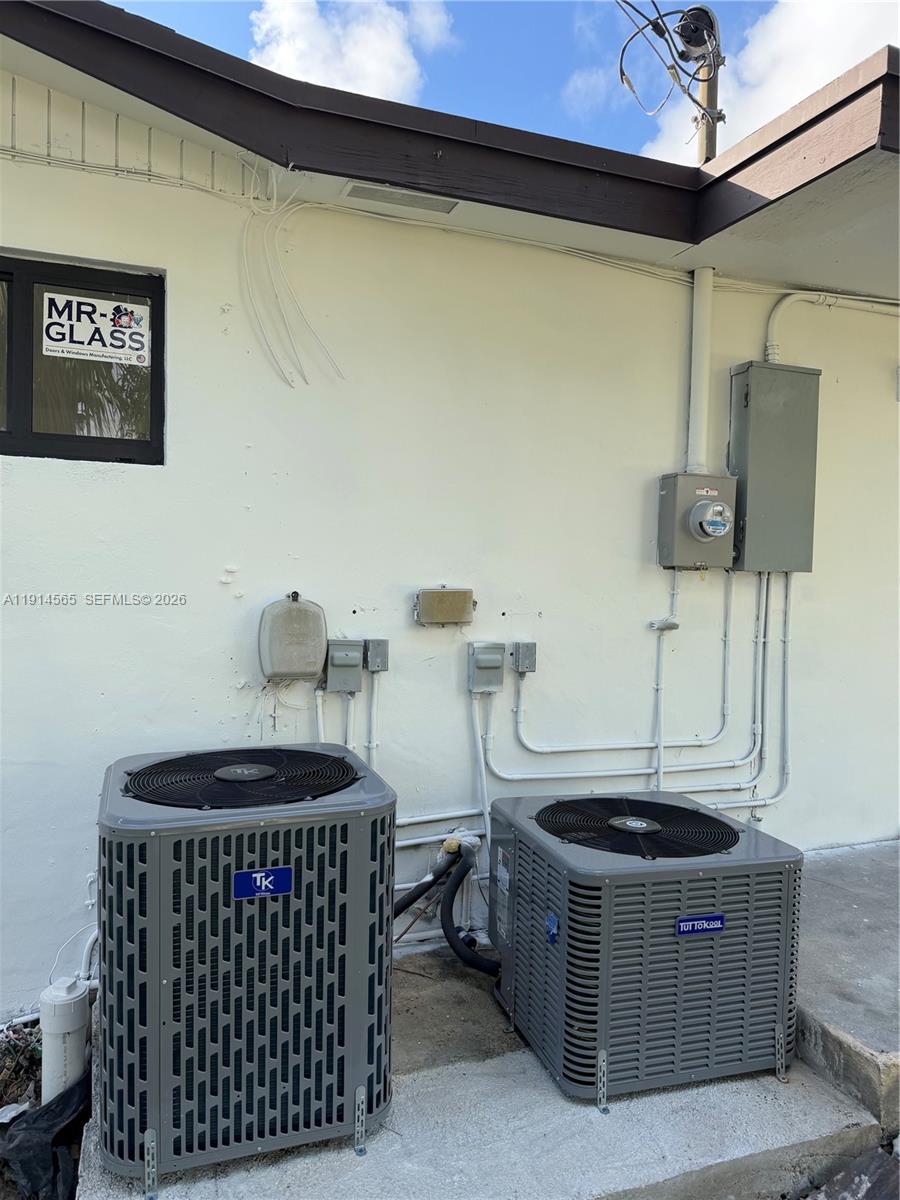 REPLAT OF PORTIONS OF RIC - Residential