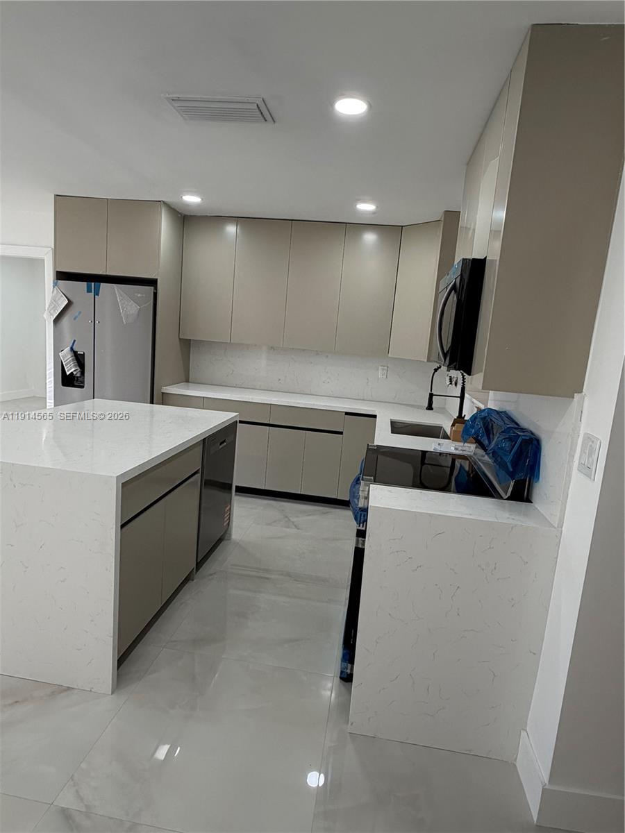 REPLAT OF PORTIONS OF RIC - Residential