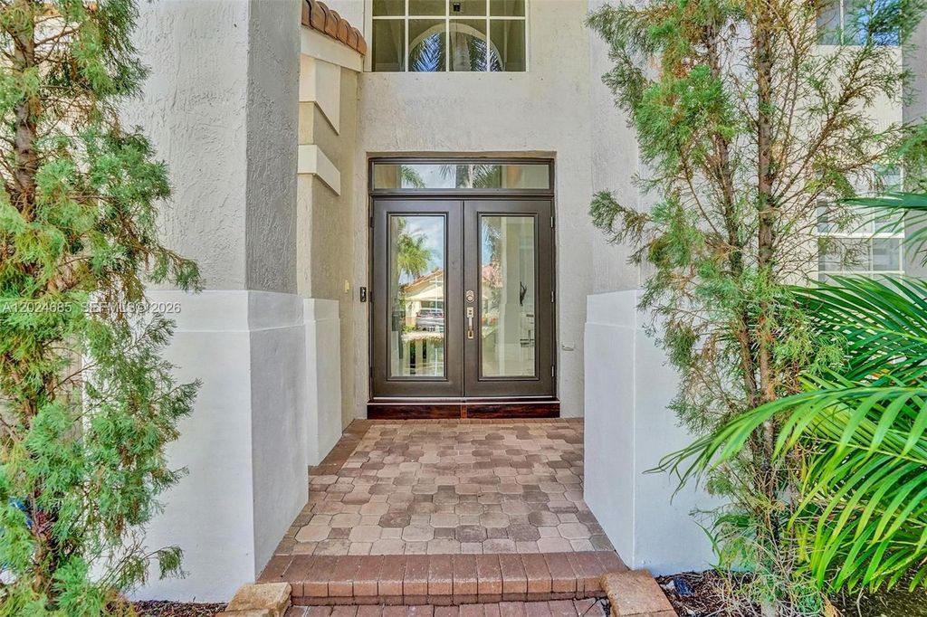 Photo of 2526 Hunters Run Way, Weston, FL 33327 (MLS # A12024685)