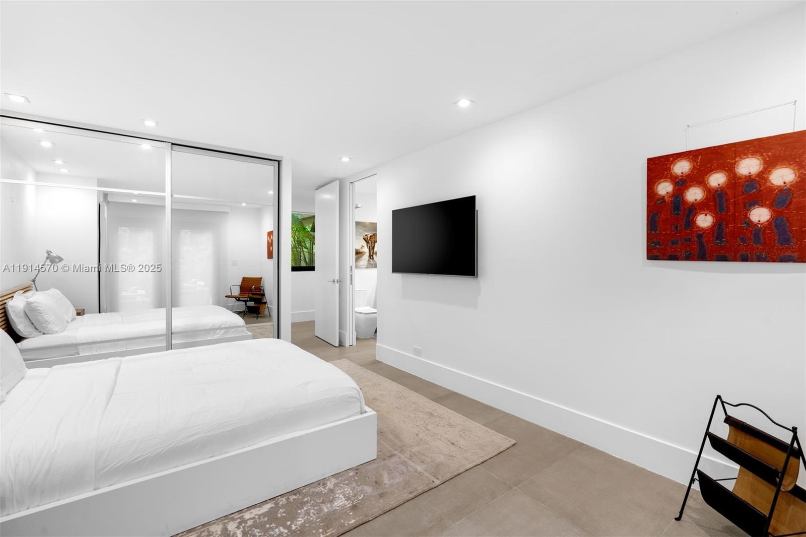 SUNSET ISLANDS-ISLAND NO - Residential