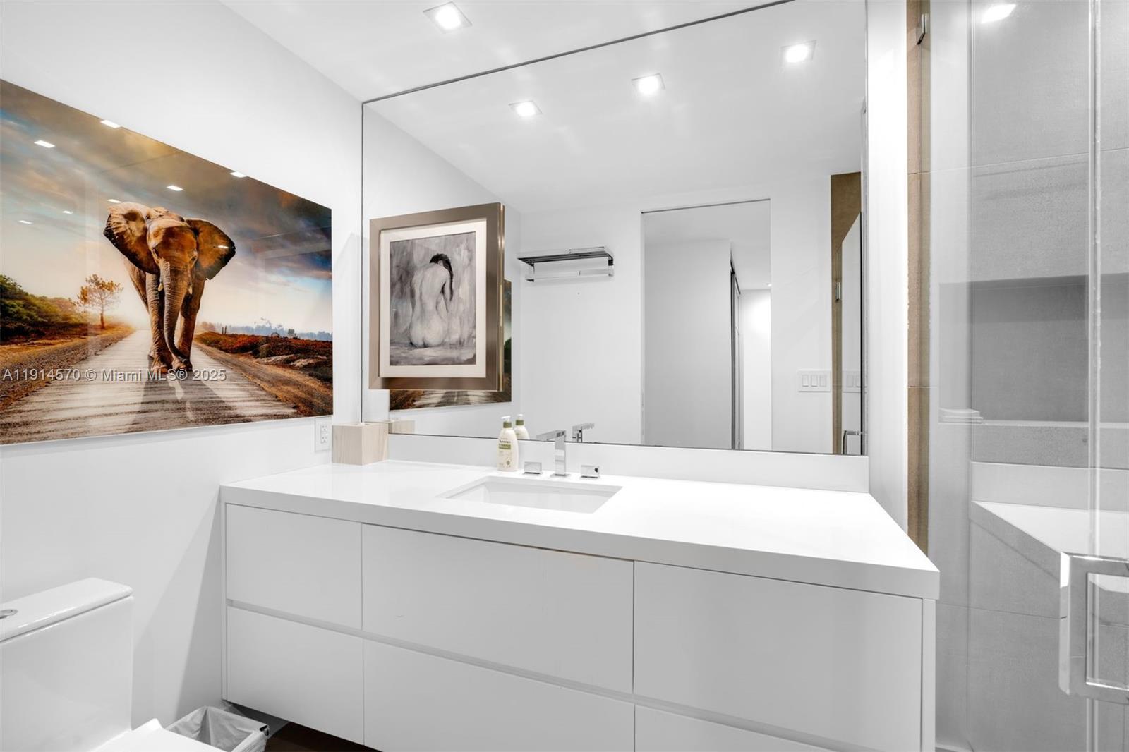 SUNSET ISLANDS-ISLAND NO - Residential