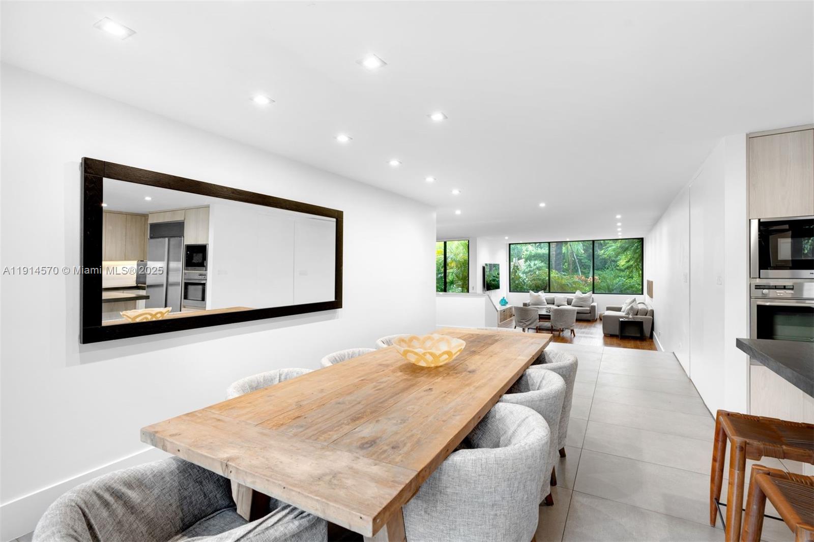 SUNSET ISLANDS-ISLAND NO - Residential