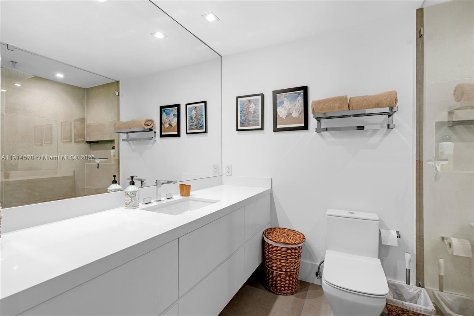 SUNSET ISLANDS-ISLAND NO - Residential