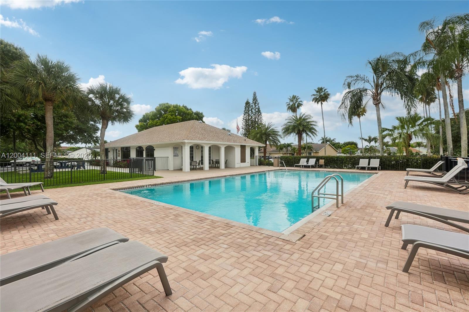 MEADOWLAND COVE - Residential