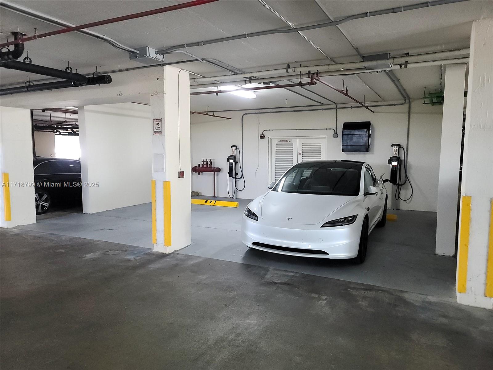 LEXCELLENCE CONDO - Residential