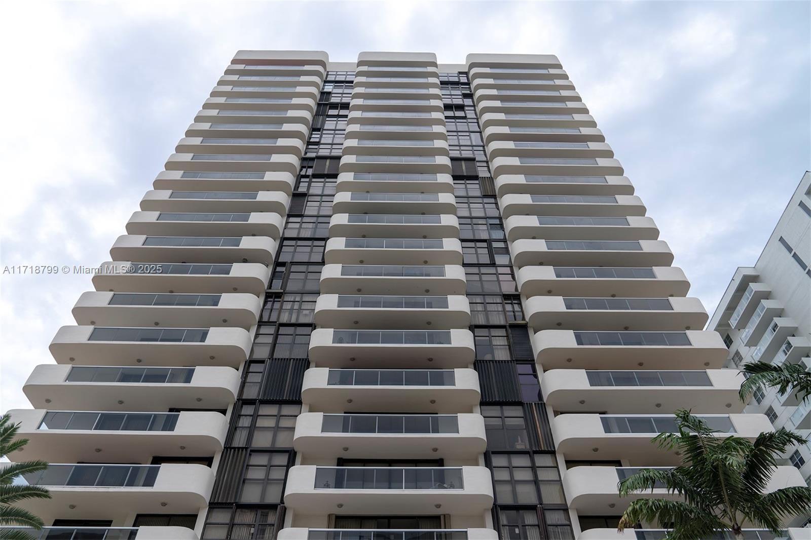 5757 Collins Ave 1604