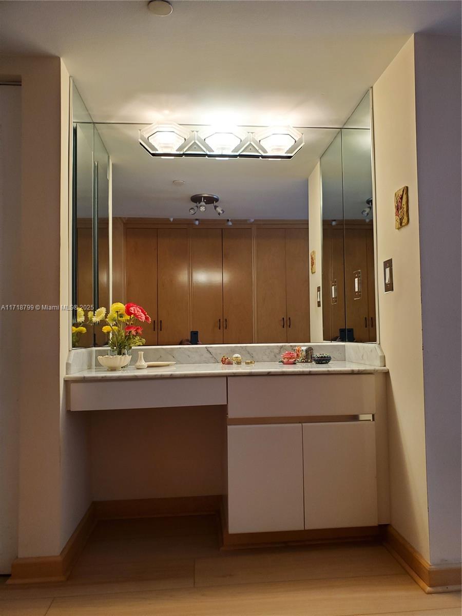 LEXCELLENCE CONDO - Residential