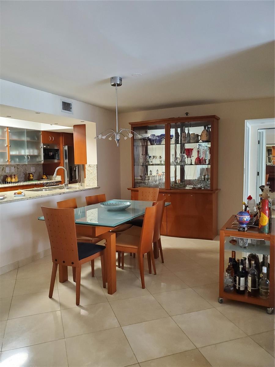 LEXCELLENCE CONDO - Residential