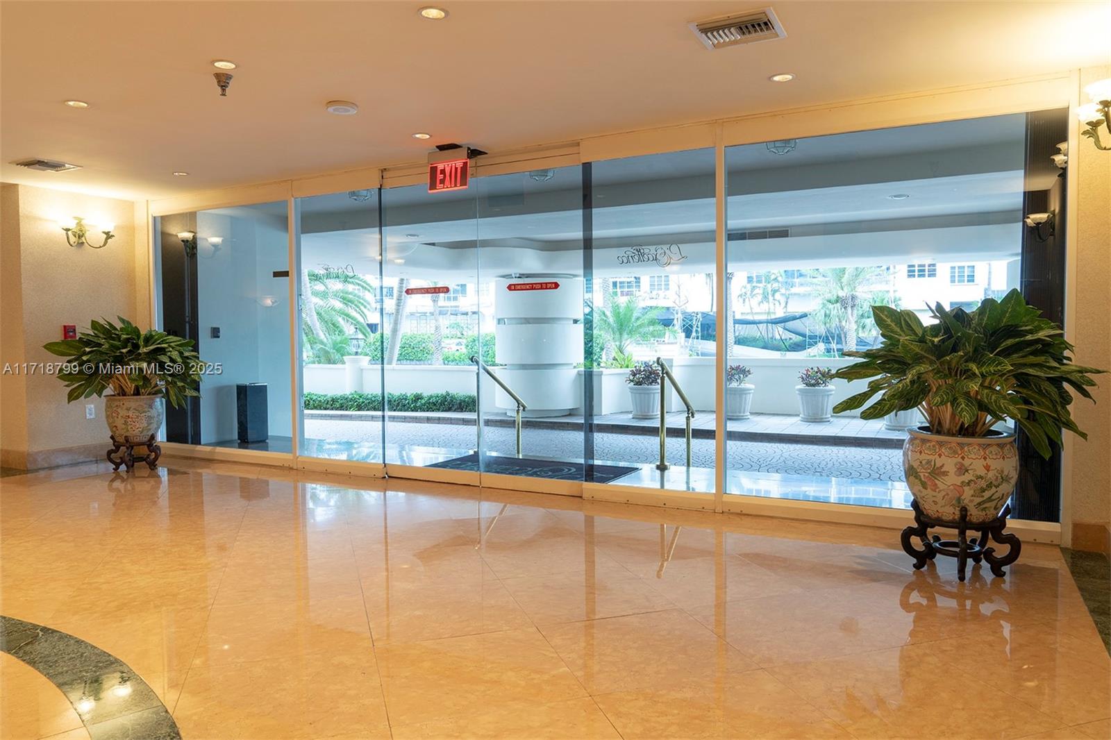 LEXCELLENCE CONDO - Residential