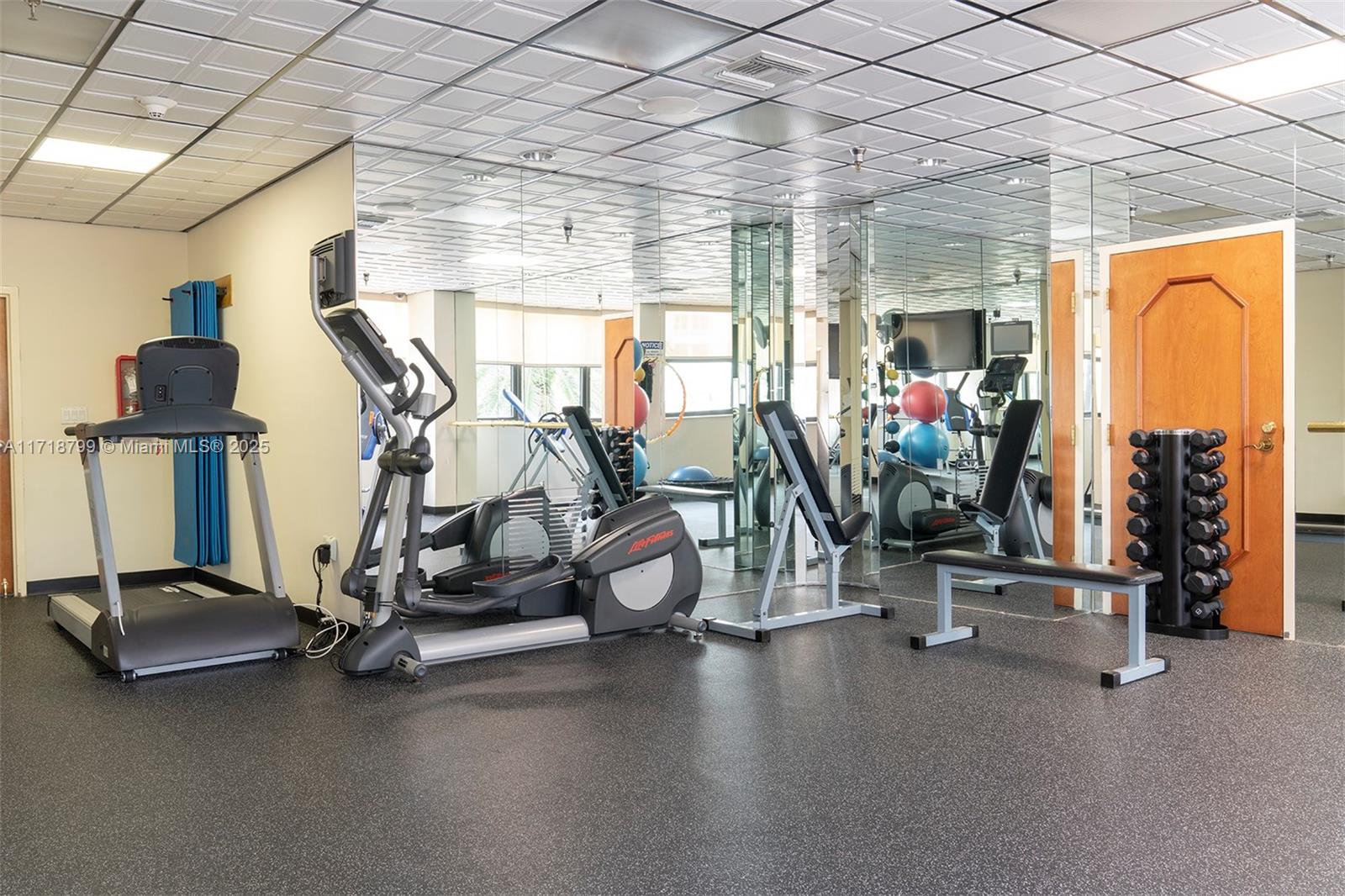 LEXCELLENCE CONDO - Residential