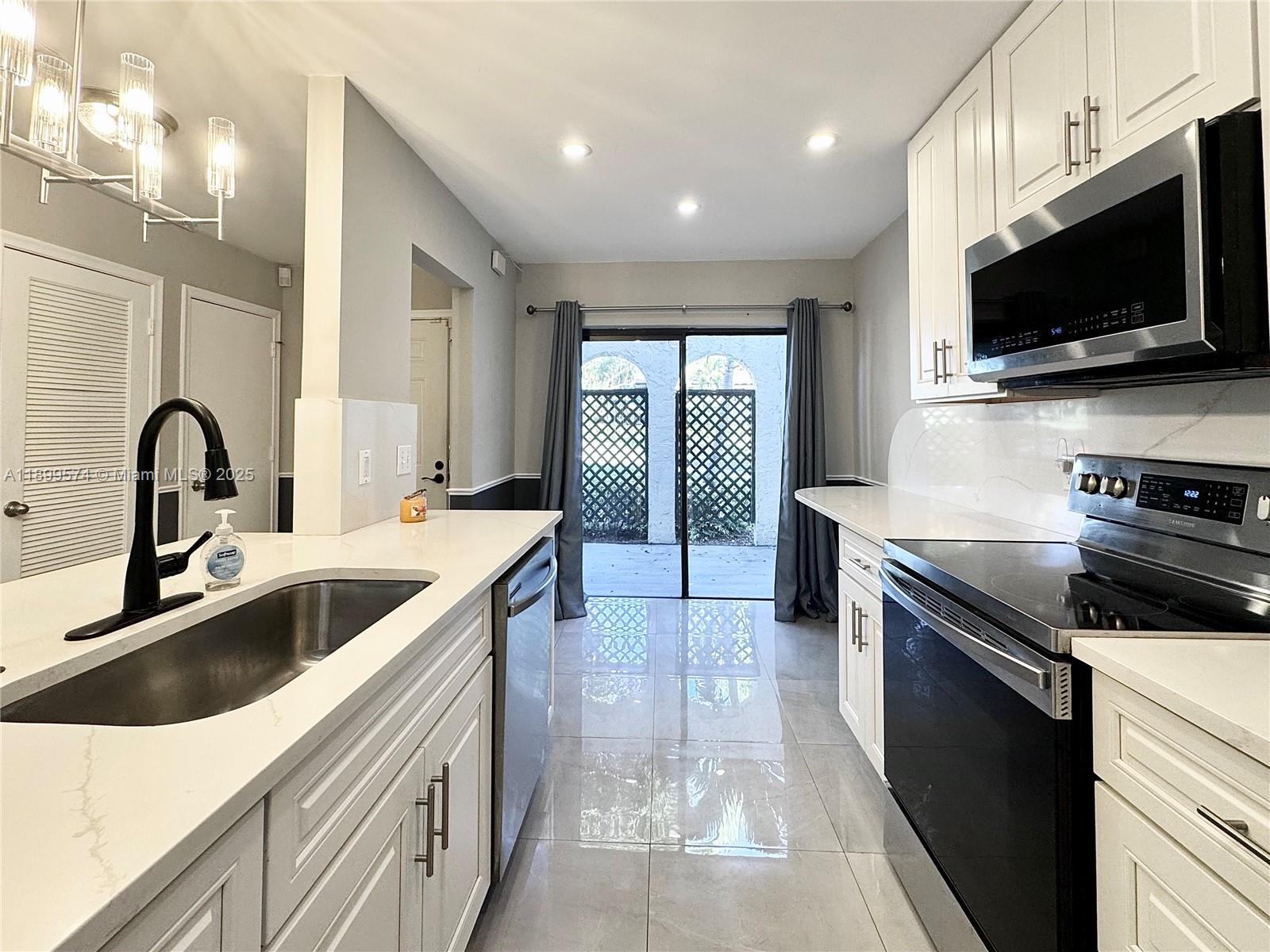 HORIZONS OF BOCA LAGO CON - Residential