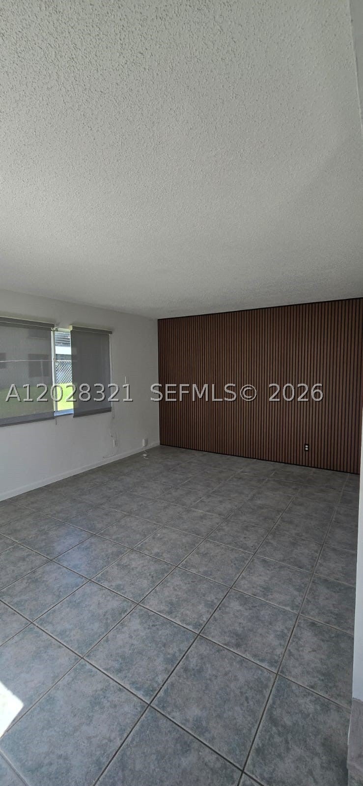 2120 Sherwood Forest Blvd
