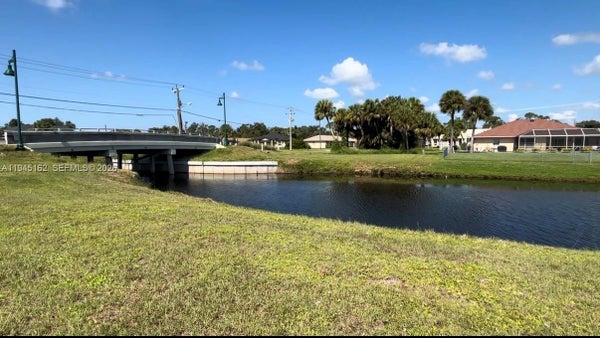 401 ROTONDA CIR, ROTONDA WEST, FL 33947 - Image d35d910fe2277ccca6476ed56f4d3083/2035227268