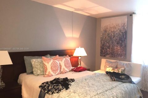 100 Lincoln Rd 814 Miami Beach FL 33139