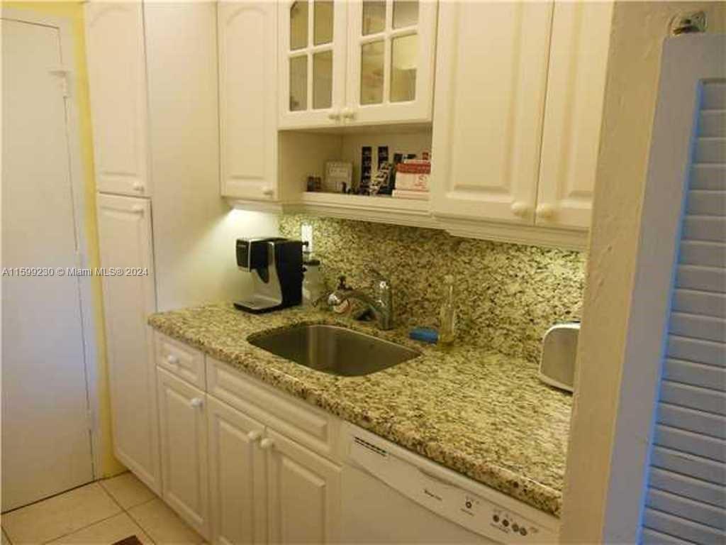 VILLA CAPRI CONDO - Residential Lease