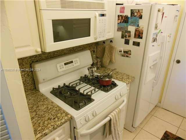 VILLA CAPRI CONDO - Residential Lease