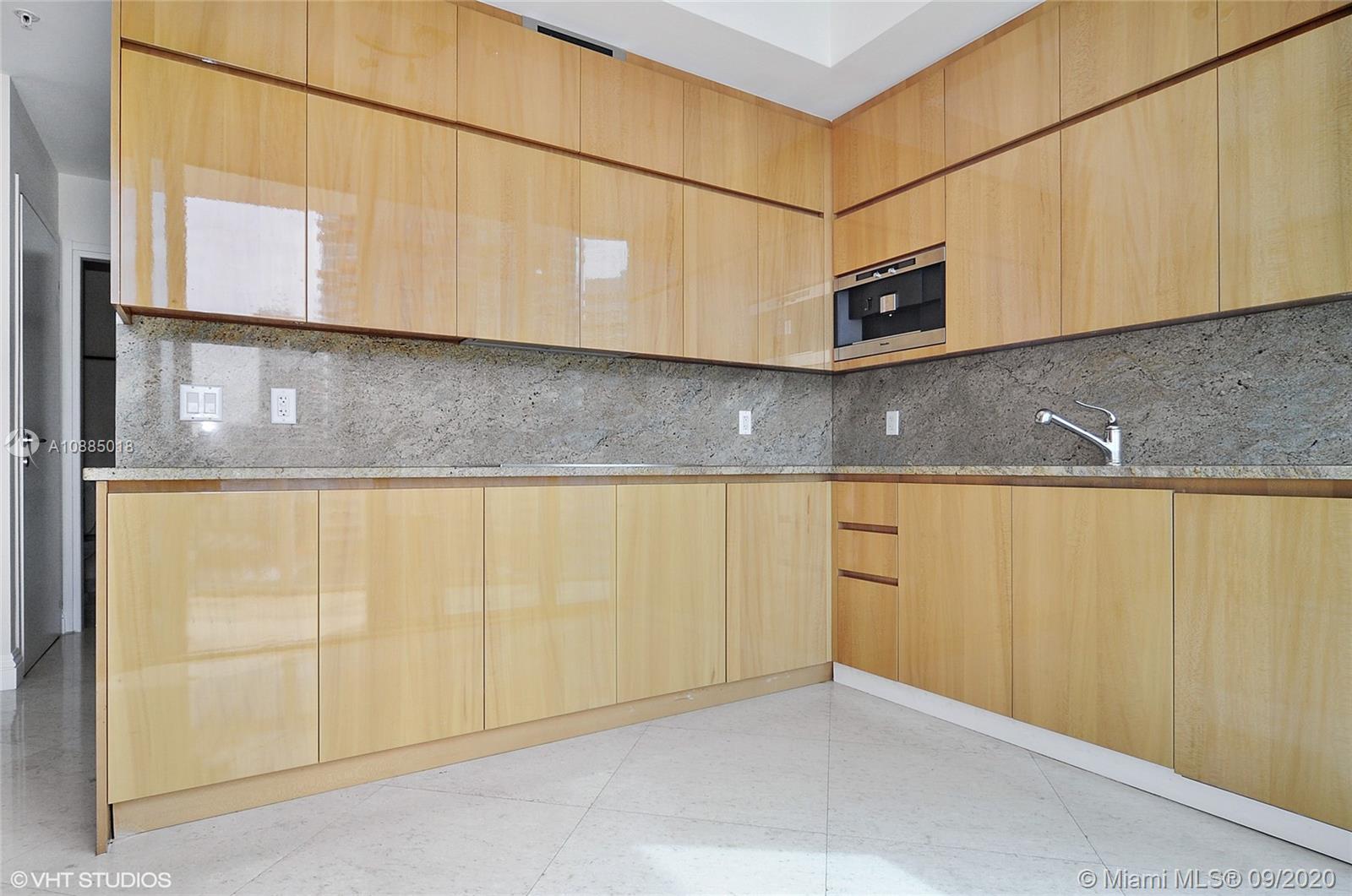 CONTINUUM ON SOUTH BEACH - Residential Lease