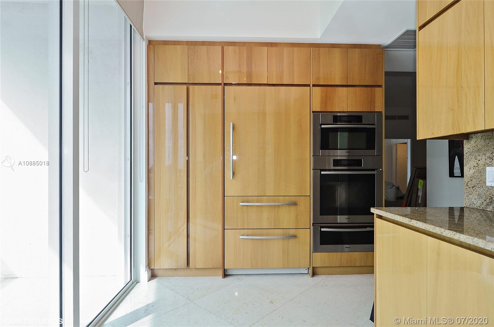 CONTINUUM ON SOUTH BEACH - Residential Lease