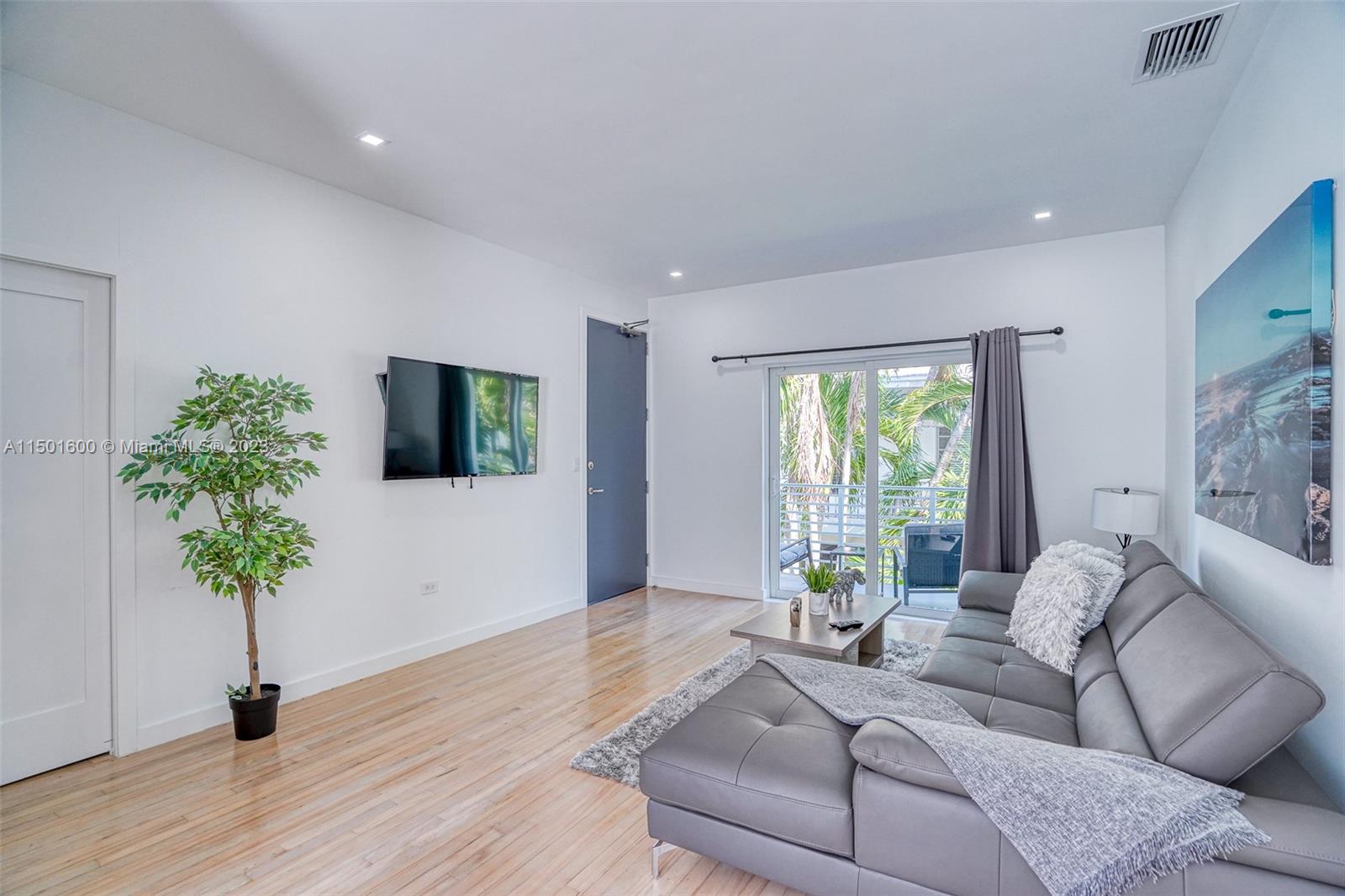 LINCOLN TERRACE SUB - Residential Income