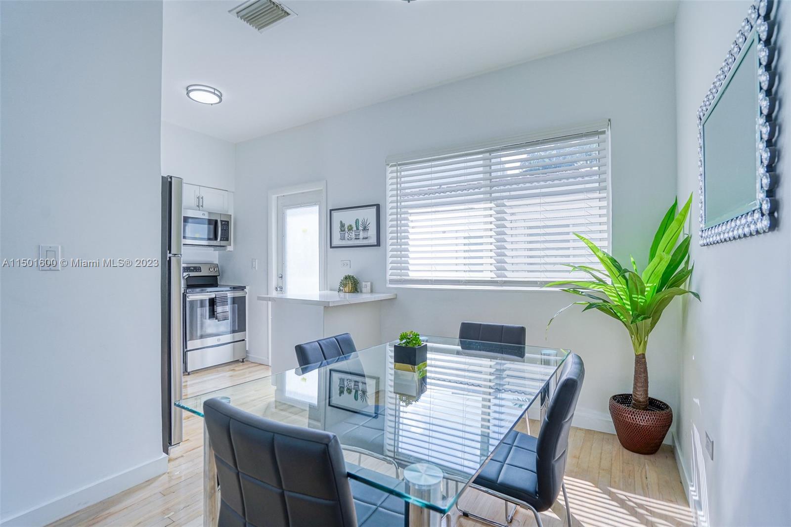 LINCOLN TERRACE SUB - Residential Income