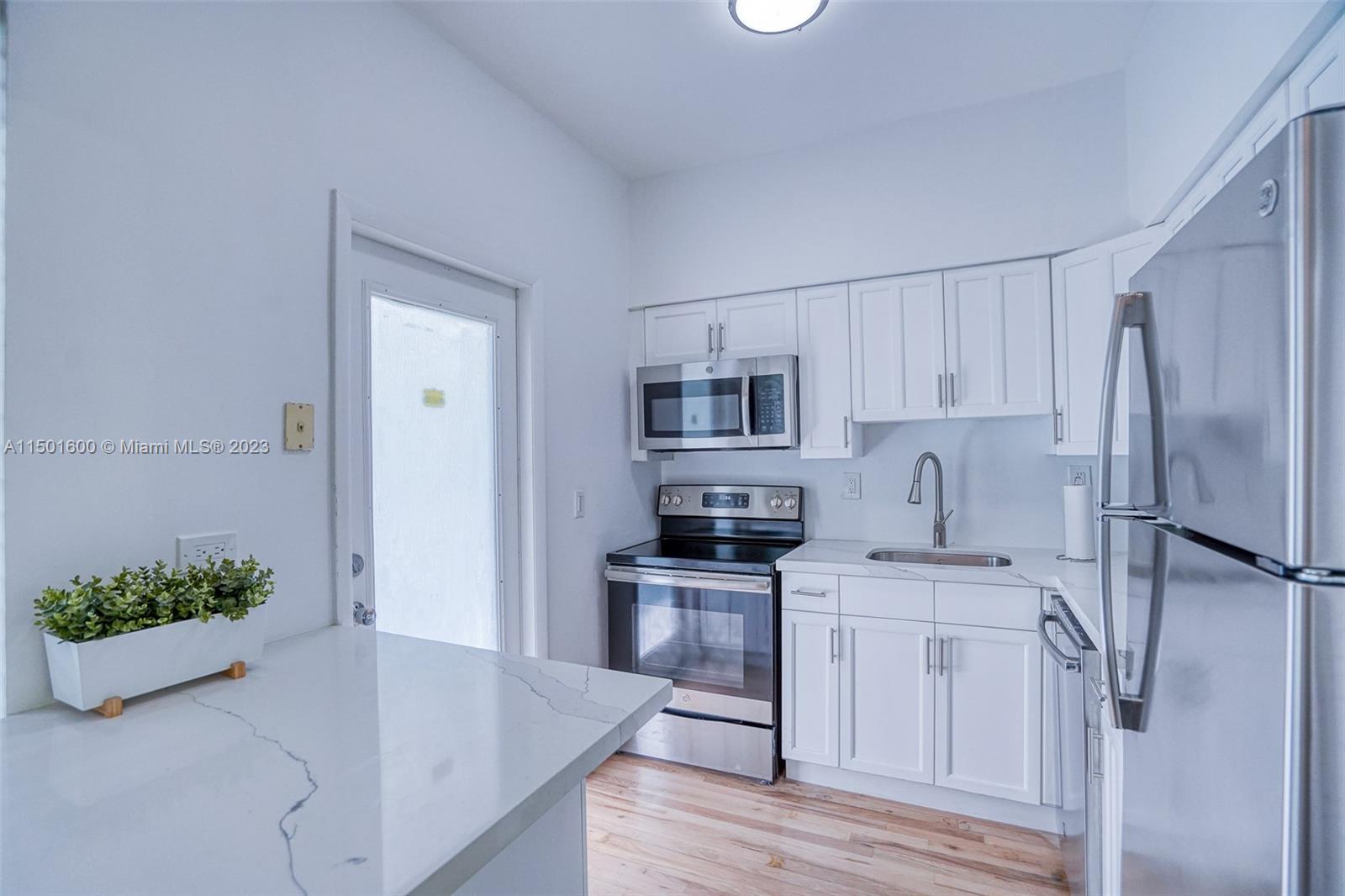 LINCOLN TERRACE SUB - Residential Income