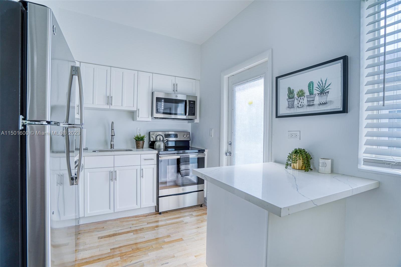 LINCOLN TERRACE SUB - Residential Income