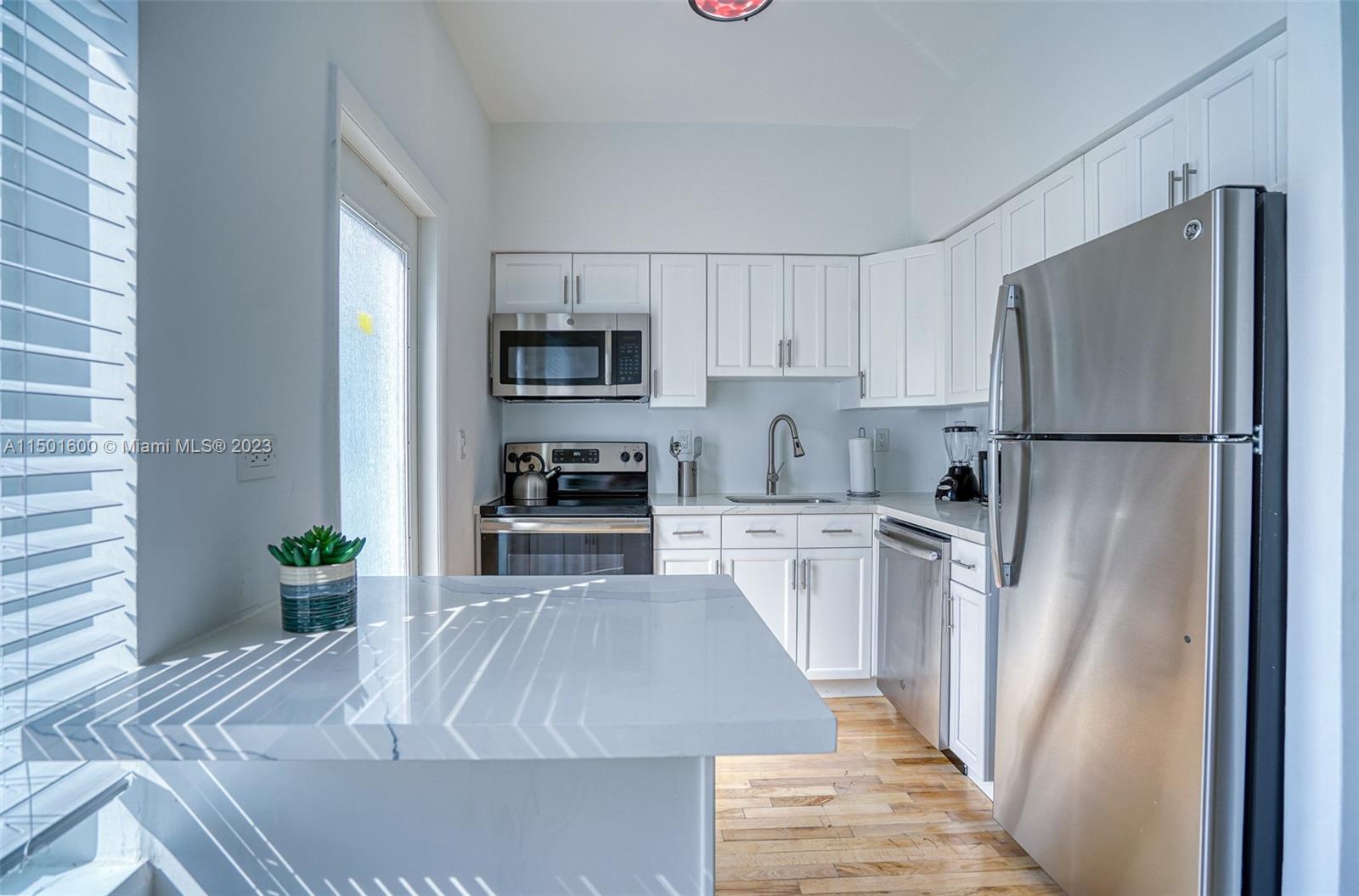 LINCOLN TERRACE SUB - Residential Income