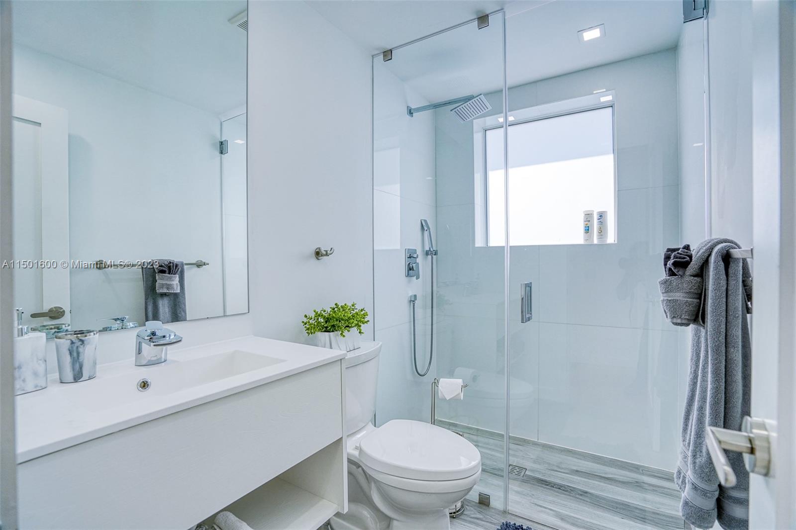 LINCOLN TERRACE SUB - Residential Income