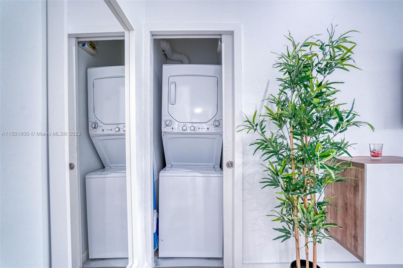 LINCOLN TERRACE SUB - Residential Income