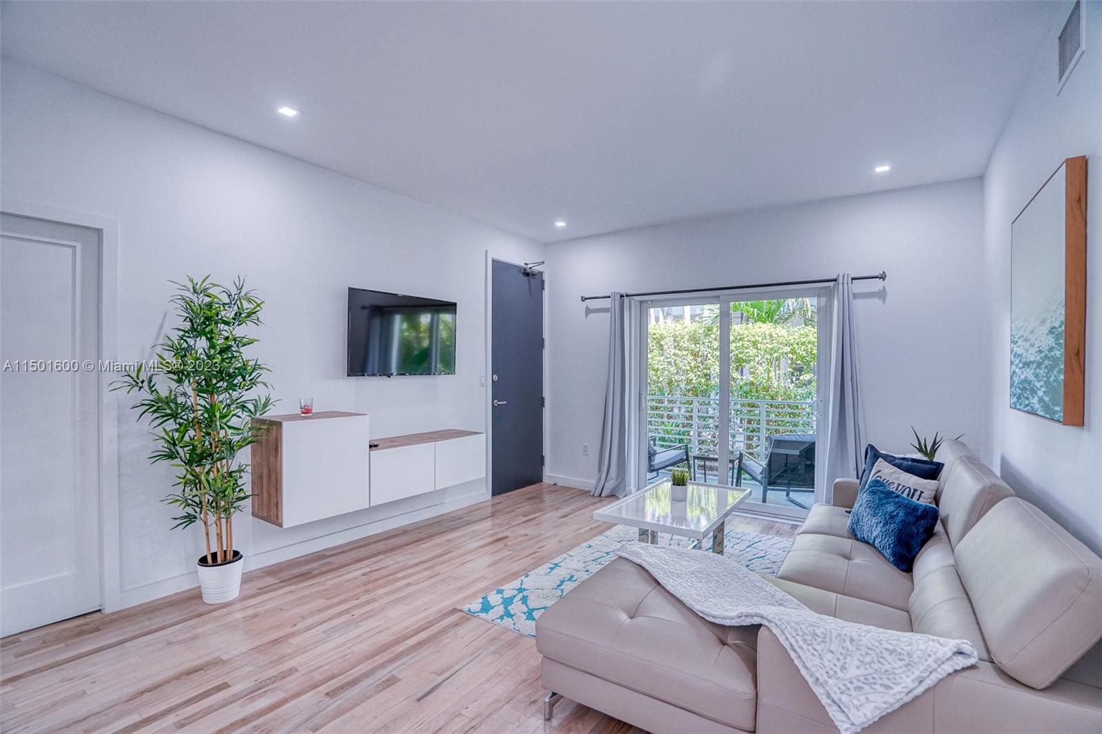 LINCOLN TERRACE SUB - Residential Income