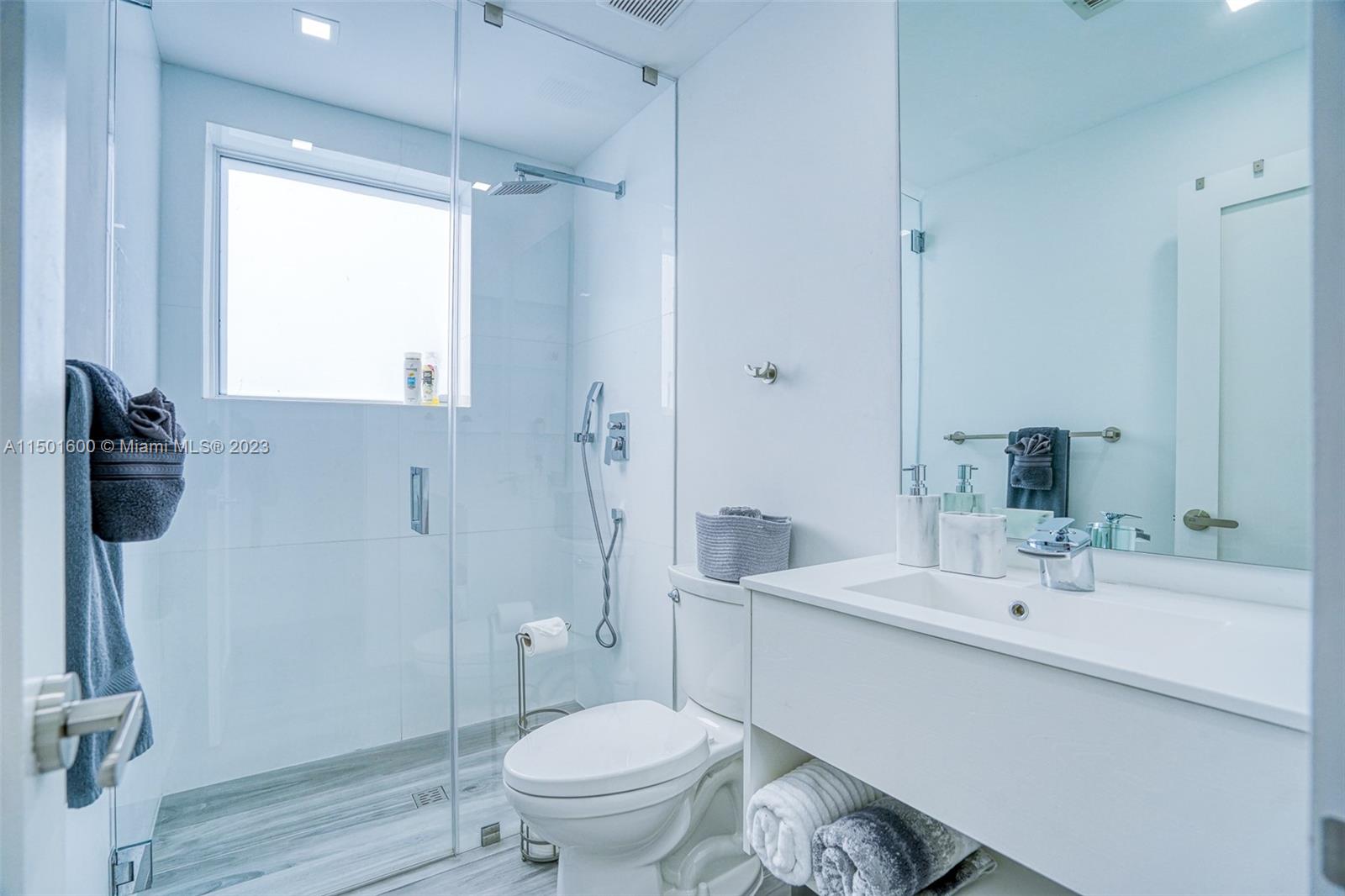 LINCOLN TERRACE SUB - Residential Income