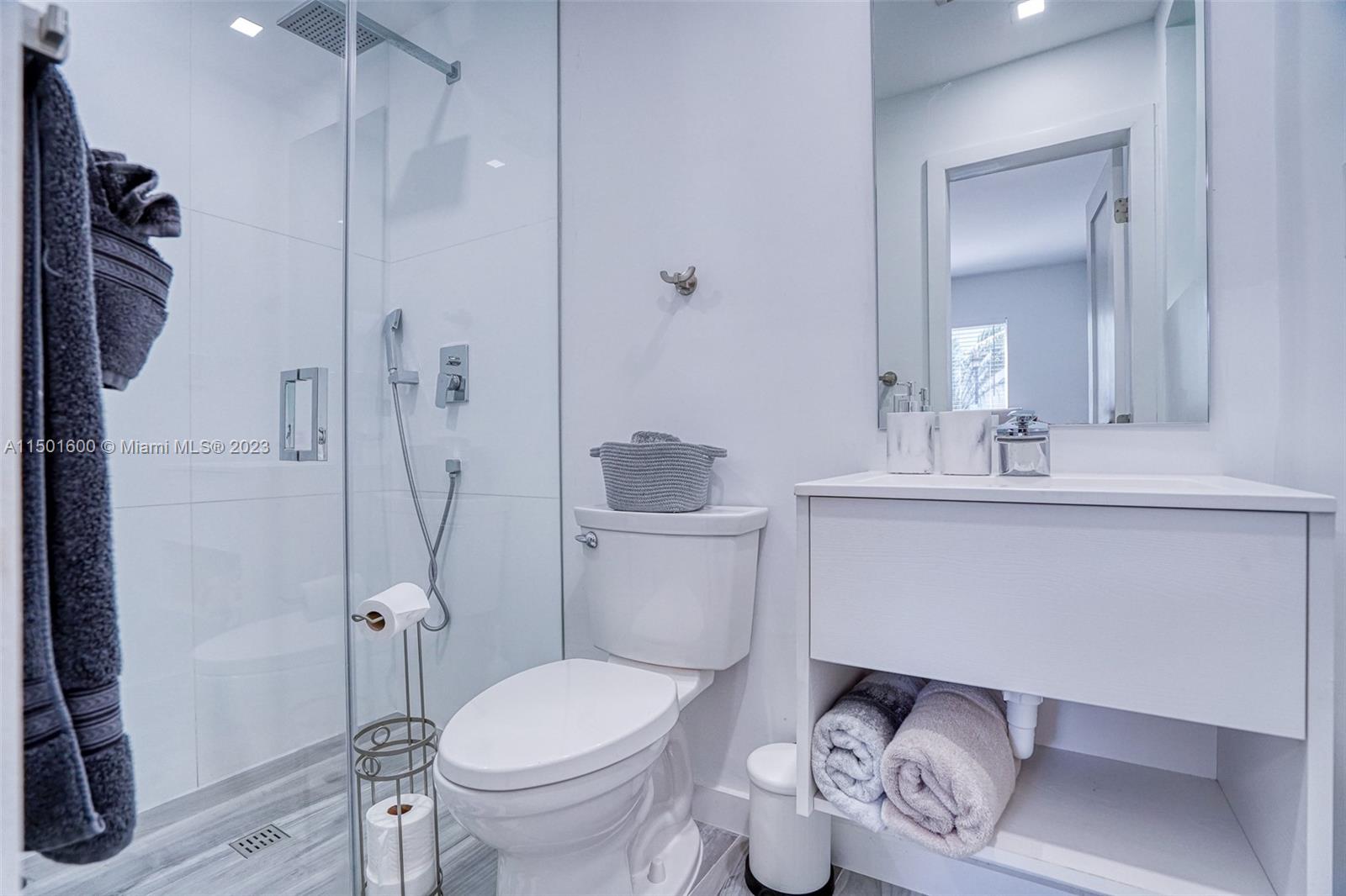 LINCOLN TERRACE SUB - Residential Income