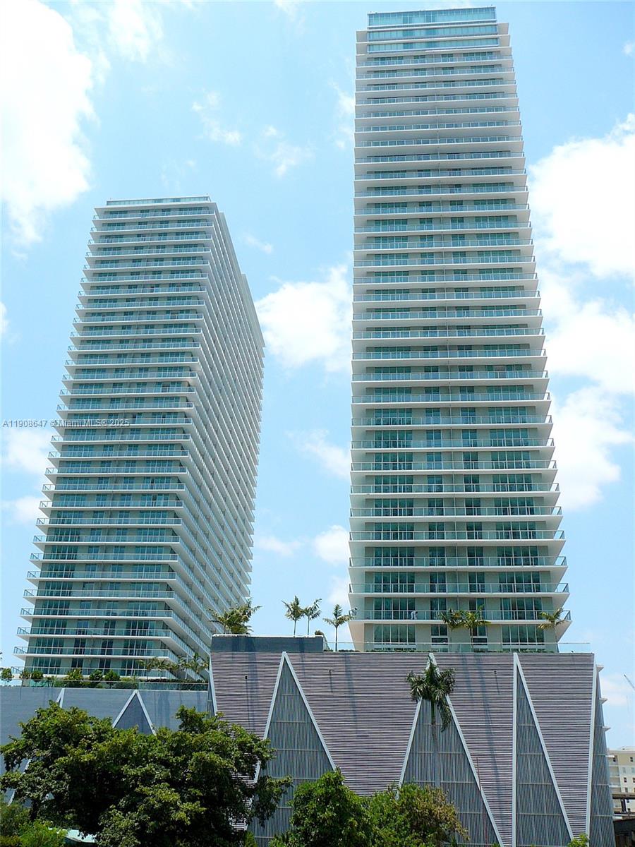 THE AXIS ON BRICKELL II C - Residential Lease