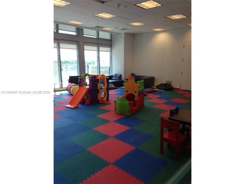 THE AXIS ON BRICKELL II C - Residential Lease