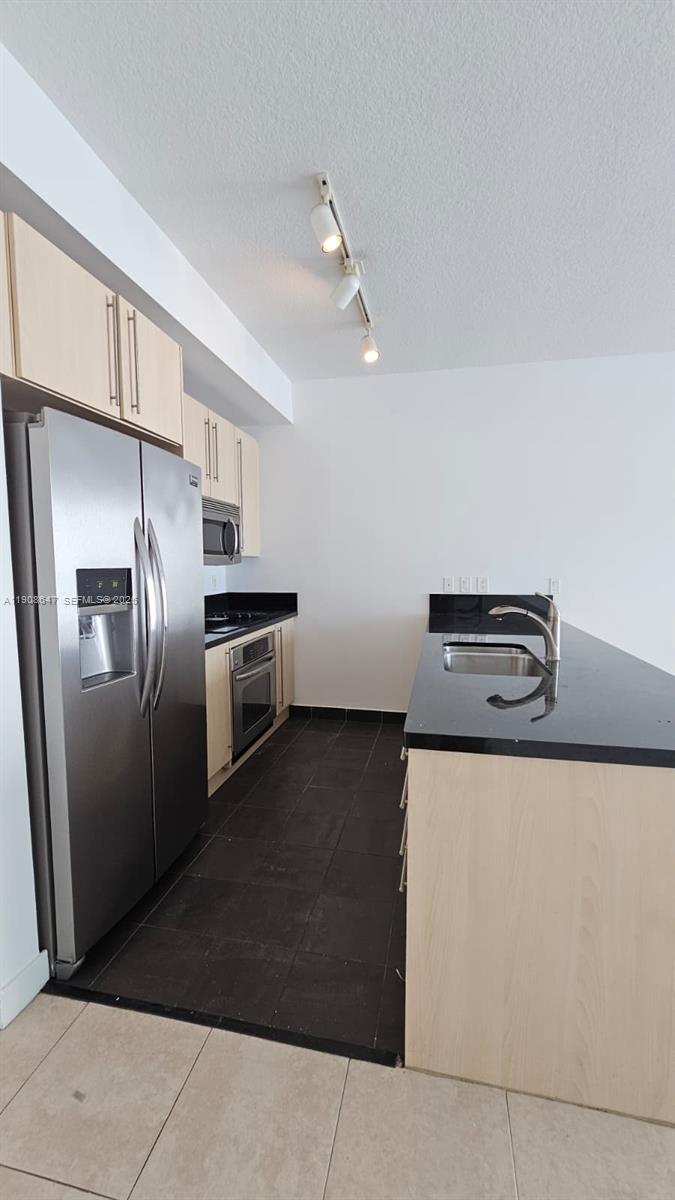 1111 SW 1st Ave 2124-N