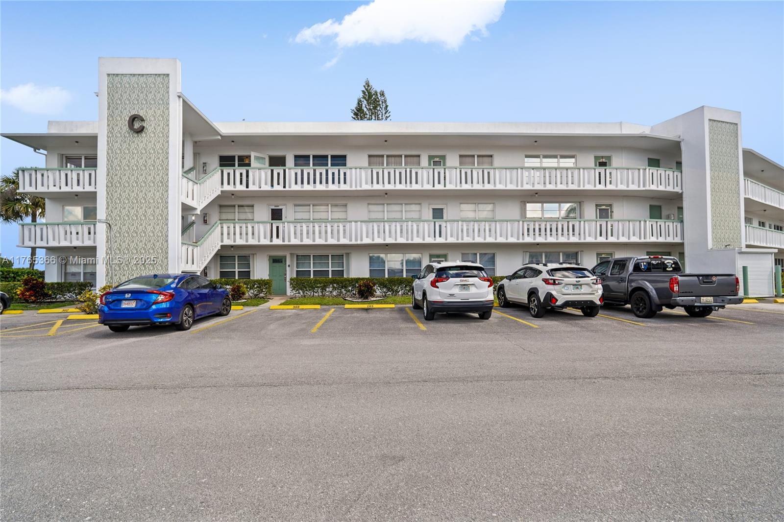 WELLINGTON CONDOS - Residential
