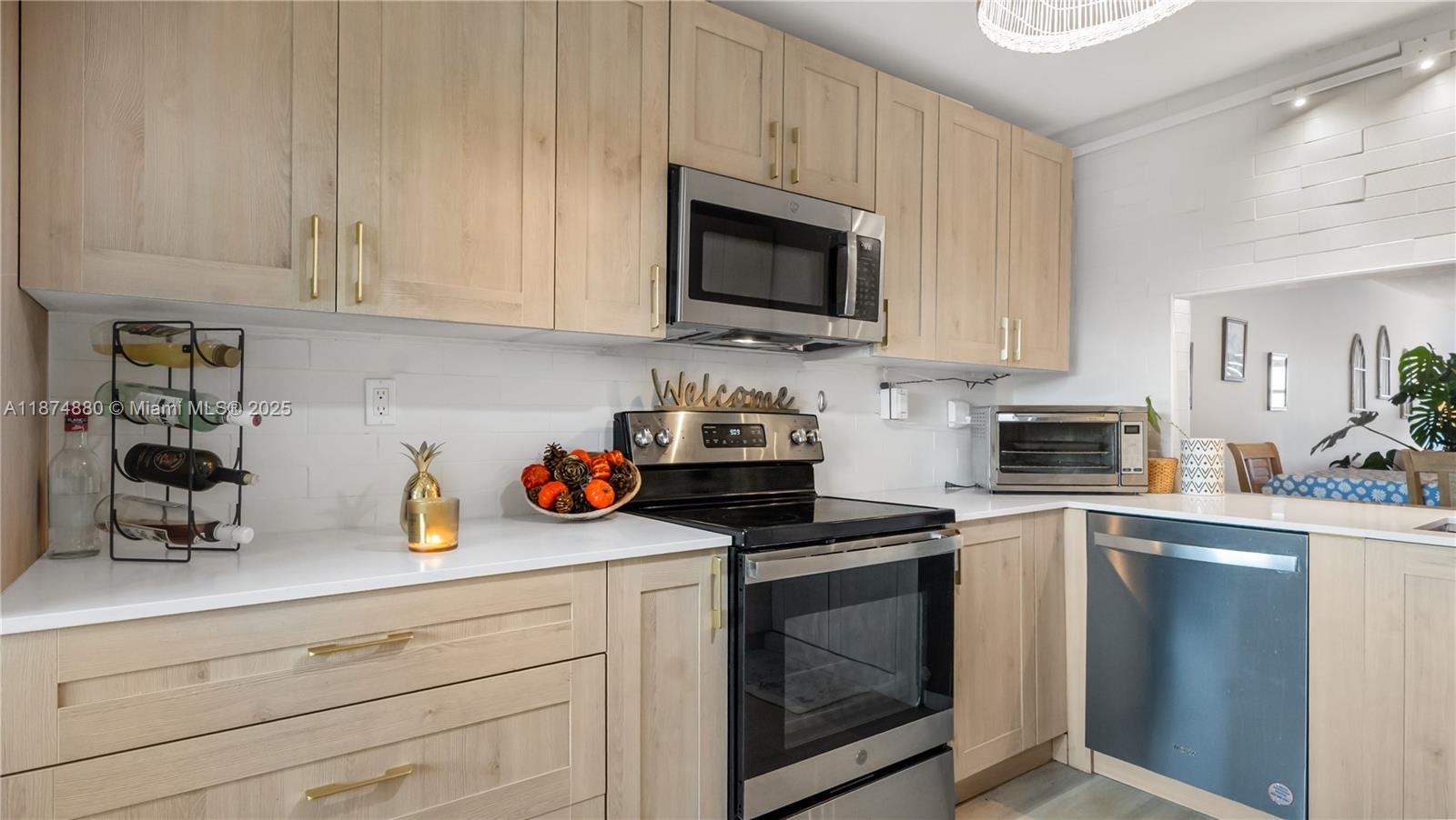 SUNRISE LAKES 214 CONDO - Residential