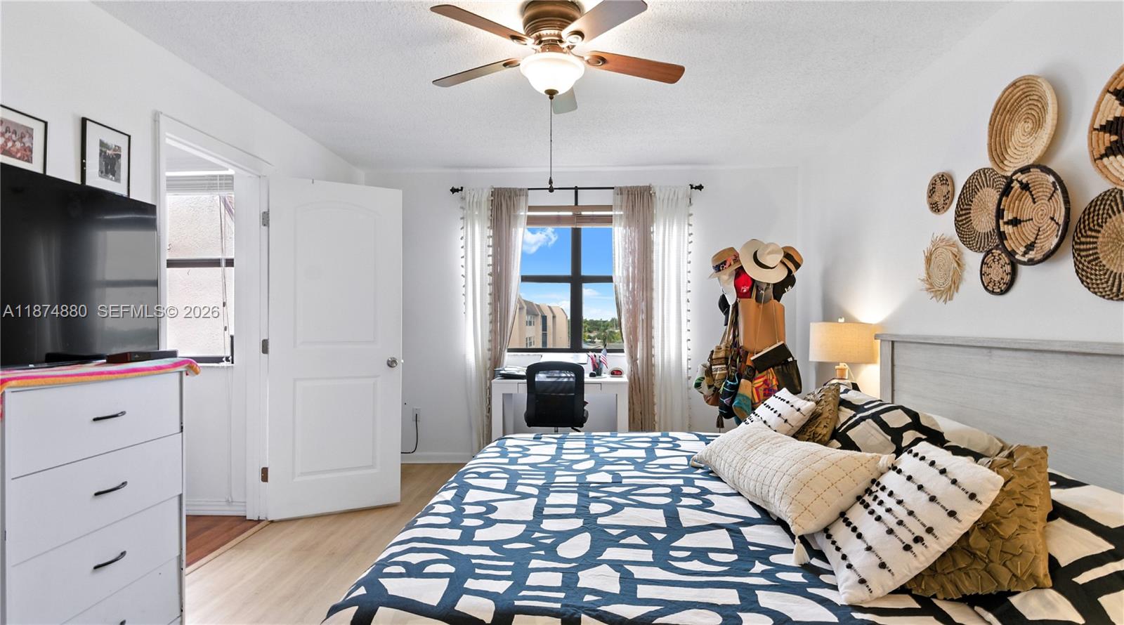 SUNRISE LAKES 214 CONDO - Residential