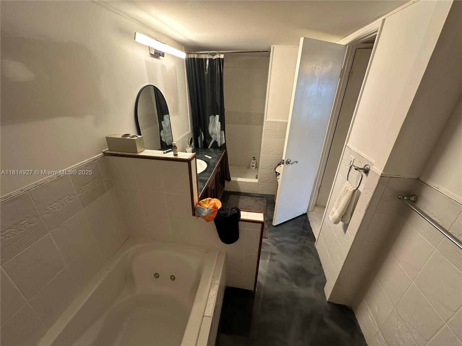 CHARTER CLUB CONDO - Residential