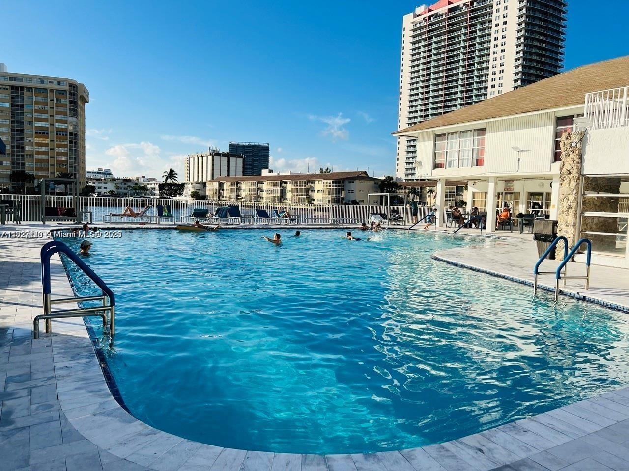 PLAZA TOWERS NORTH CONDO - Residential