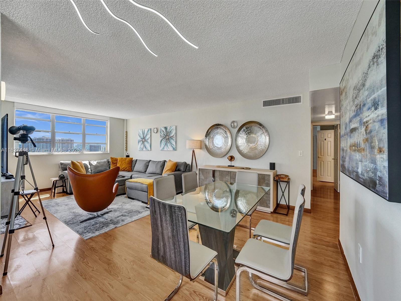 PLAZA TOWERS NORTH CONDO - Residential