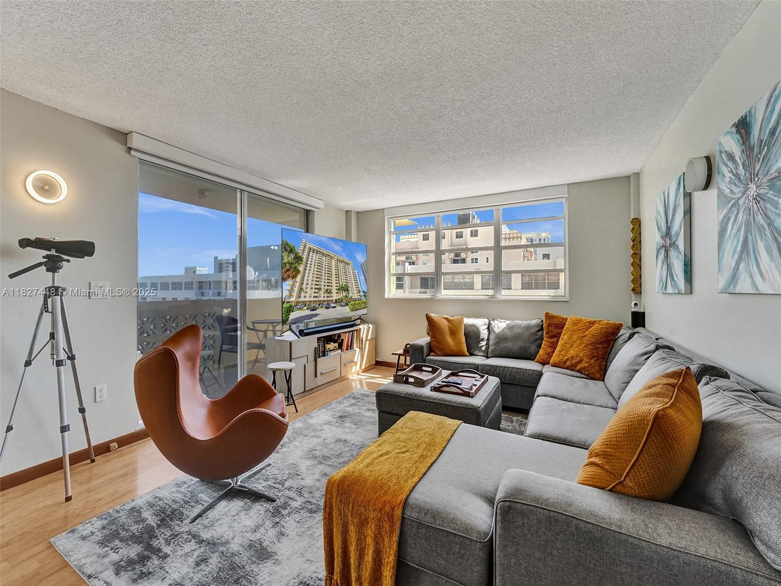 PLAZA TOWERS NORTH CONDO - Residential