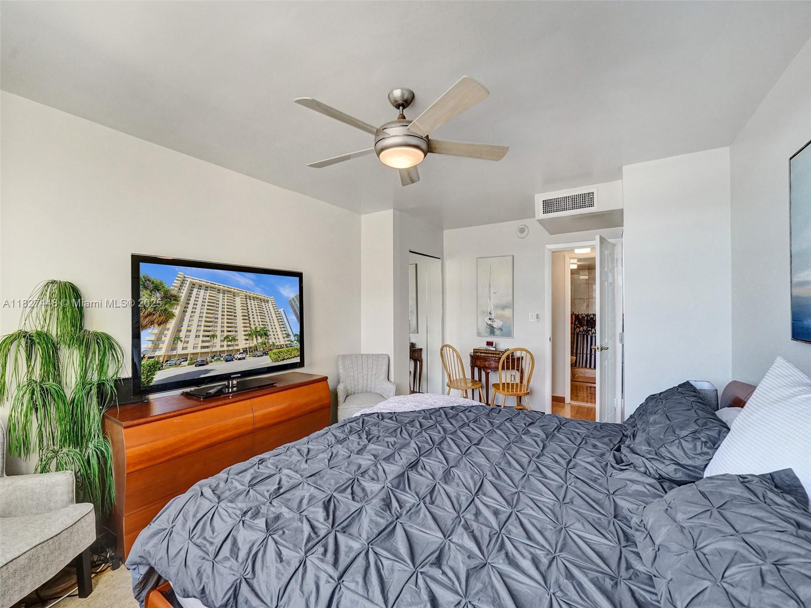 PLAZA TOWERS NORTH CONDO - Residential